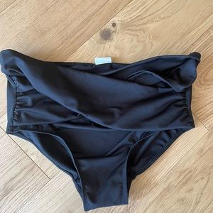 Nettles Tale twist front L bottoms